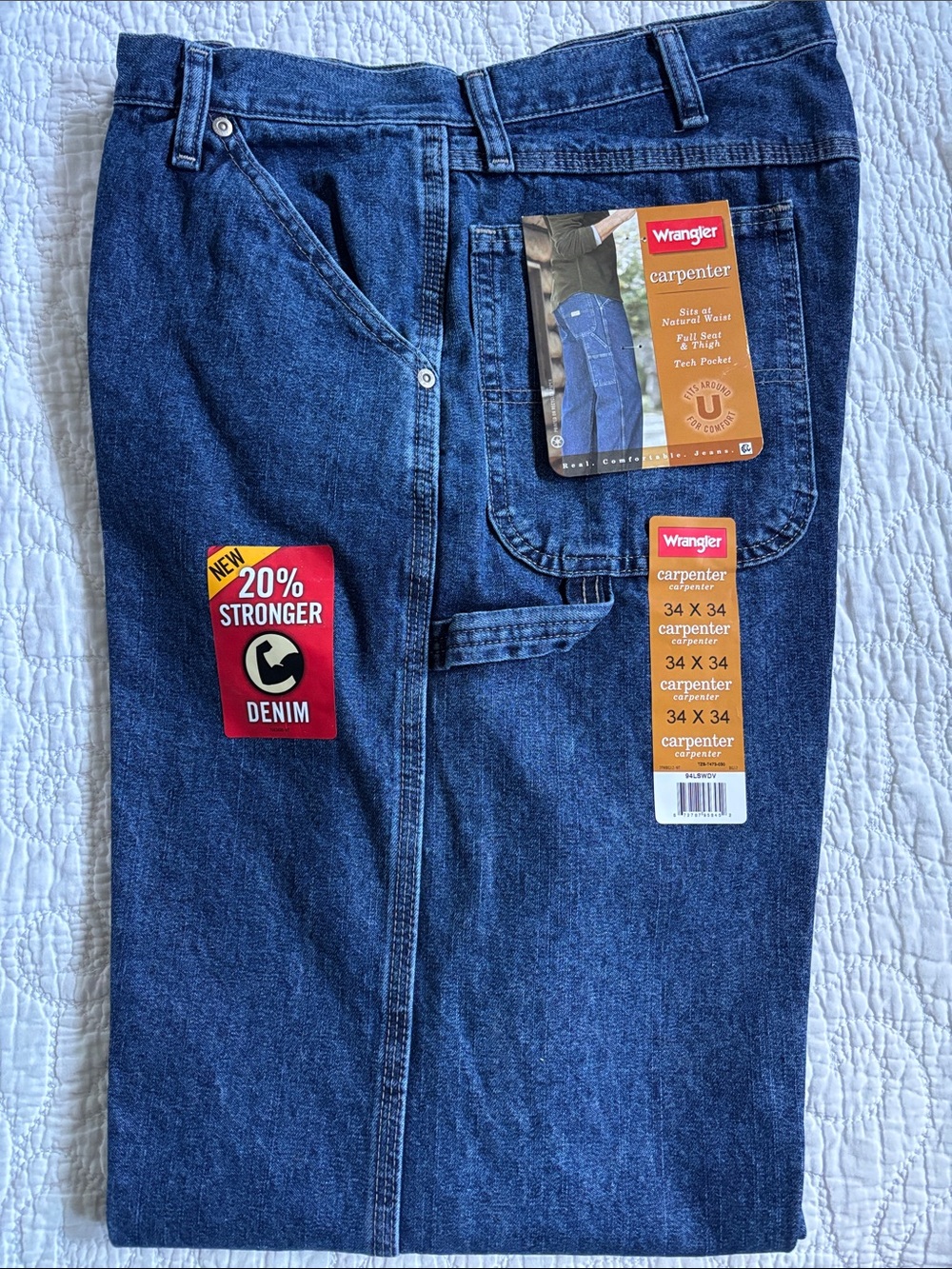Wrangler Relaxed Fit Jeans in Dark Blue Denim